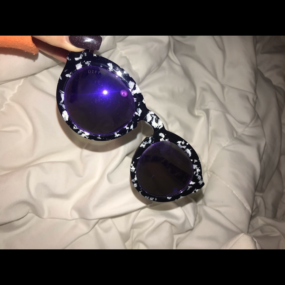 Purple speckled DIFF sunglasses